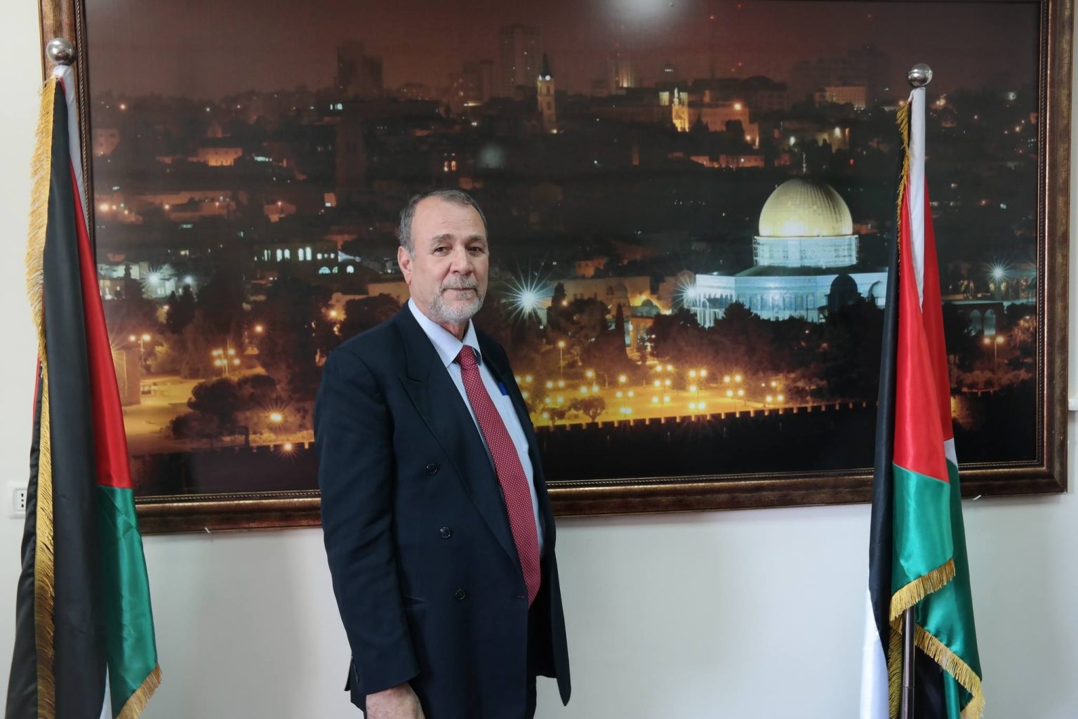 المعلم كما يراه أحمد شوقي وإبراهيم طوقان