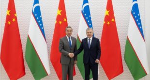 الرئيس الأوزبكي يلتقي وزير الخارجية الصيني