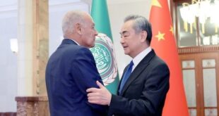 التقى وزير الخارجية الصيني وانغ يي، الأمين العام لجامعة الدول العربية أحمد أبو الغيط، الذي يزور الصين للمشاركة في الحوار الحضاري الصيني-العربي، اليوم الثلاثاء في بكين.