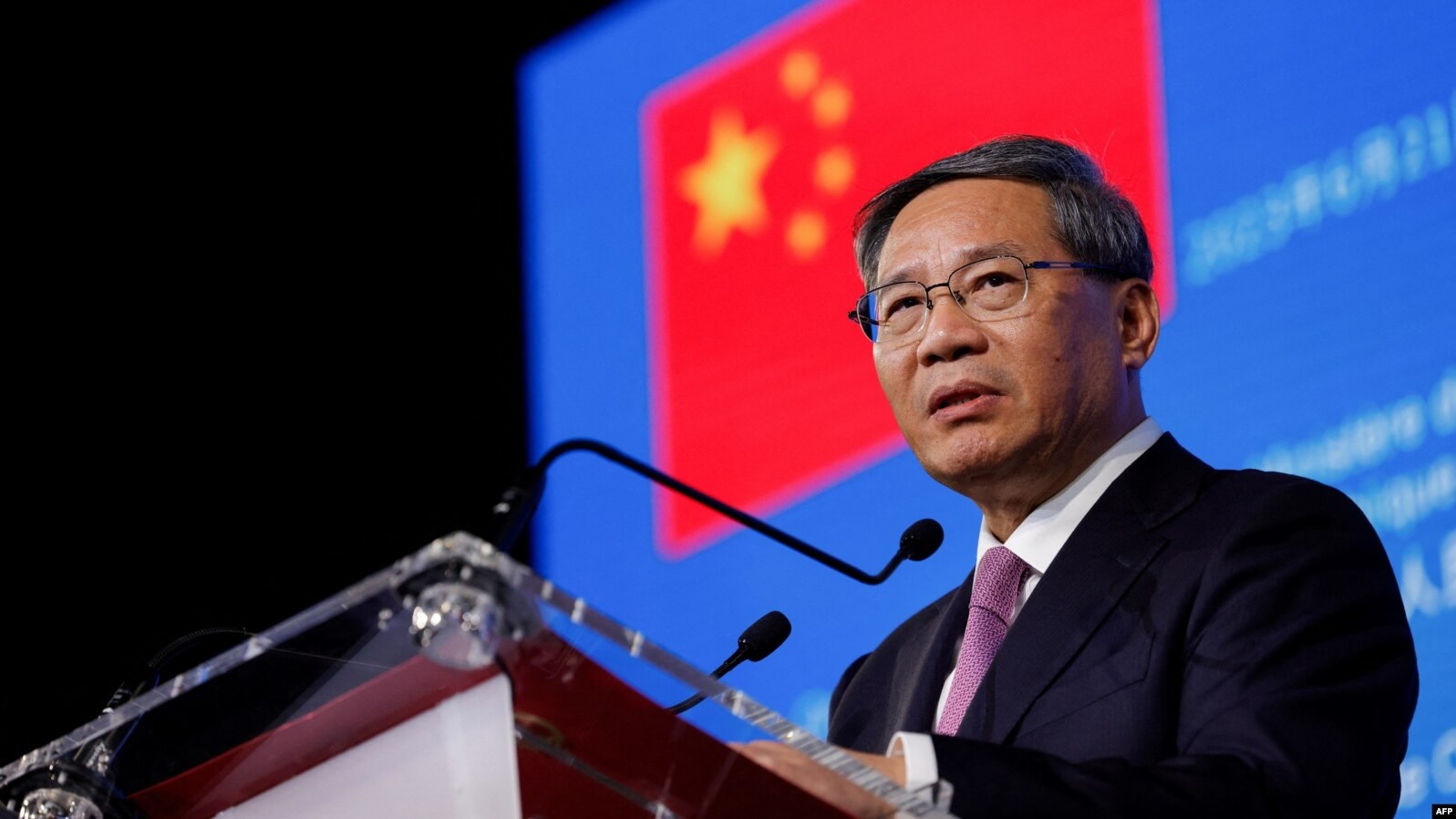 الصين : رئيس مجلس الدولة الصيني يدعو إلى بناء عالي الجودة للأراضي الزراعية عالية المعايير