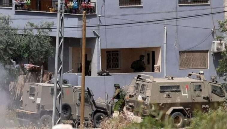 الاحتلال يعتقل شابين من مخيم الجلزون ويقتحم قرى وبلدات في محافظة رام الله والبيرة