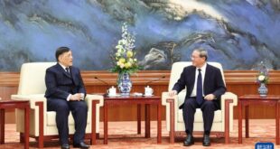 رئيس مجلس الدولة الصيني يلتقي ملك تايلاند