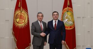 وزير الخارجية الصيني وانغ يي يلتقي الرئيس القرغيزي