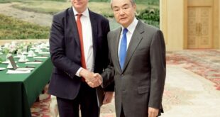 كبير الدبلوماسيين الصينيين يلتقي مستشار الأمن القومي لرئيس الوزراء البريطاني