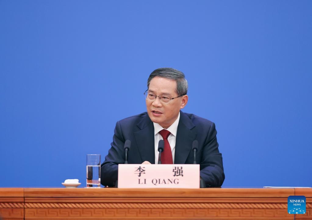 الصين : رئيس مجلس الدولة الصيني يترأس اجتماعا تنفيذيا لمجلس الدولة