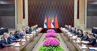 الصين : رئيس مجلس الدولة الصيني يلتقي رئيس الوزراء الصربي