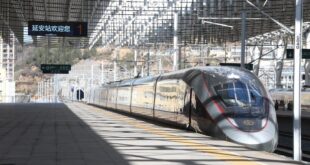 بدء التشغيل التجريبي لخط سكة حديد فائق السرعة يربط قاعدة الصين الثورية القديمة بمدينة شيآن