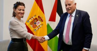 الفريق جبريل الرجوب يلتقي وزيرة الشباب والطفولة الإسبانية