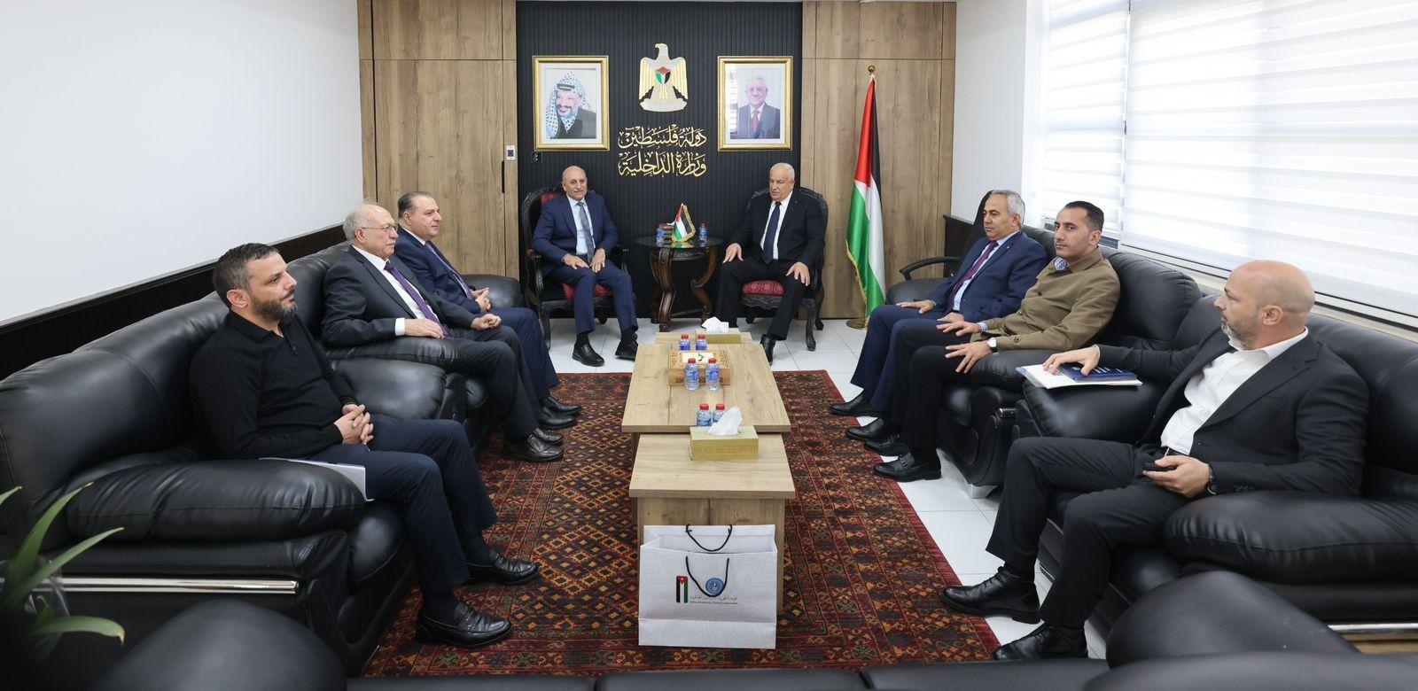 اللواء زياد هب الريح يستقبل الأمين العام للهيئة الخيرية الأردنية والسفير الأردني