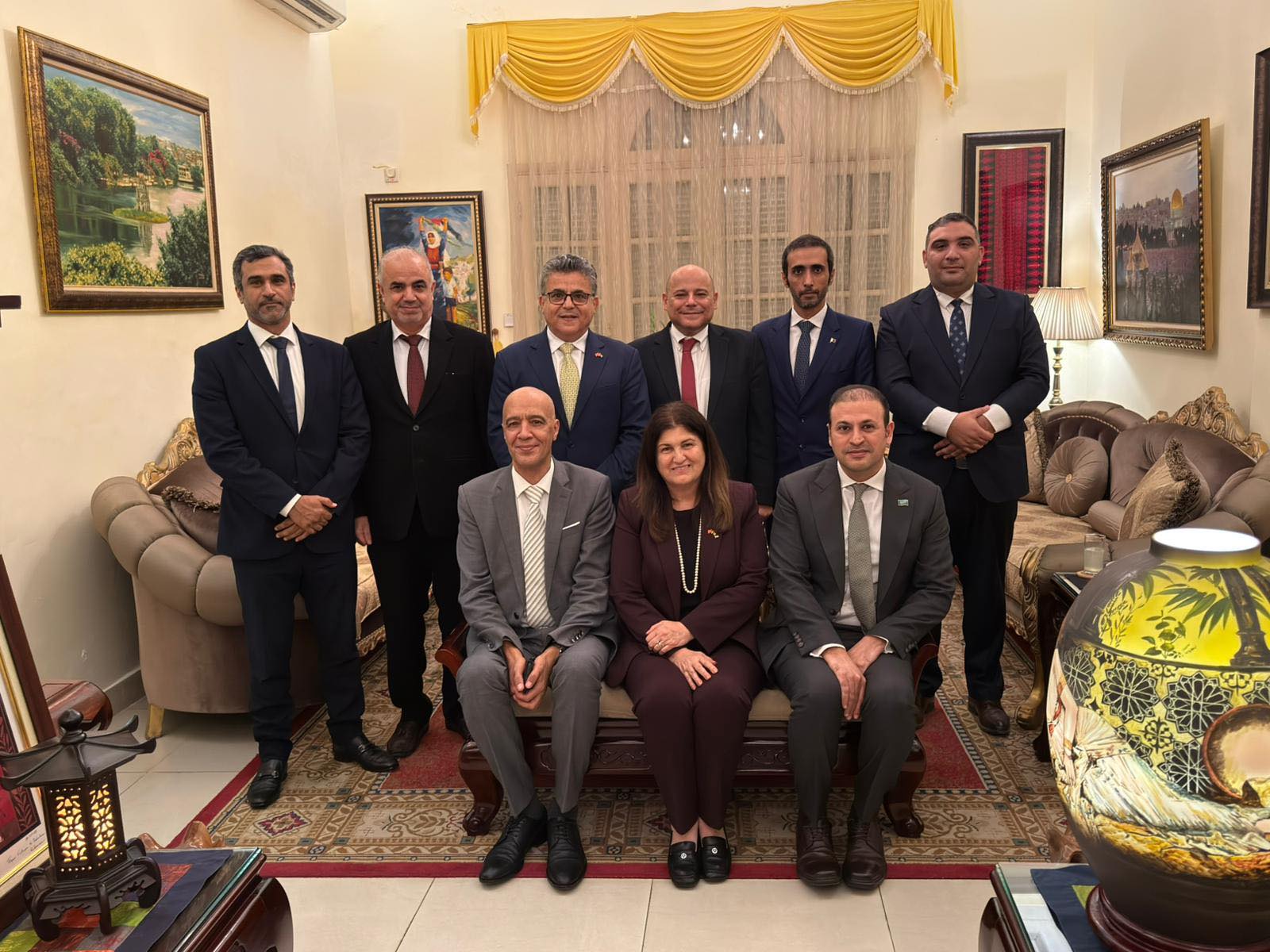 فارسين أغابكيان شاهين تلتقي مع سفراء الدول العربية المعتمدين لدى فيتنام