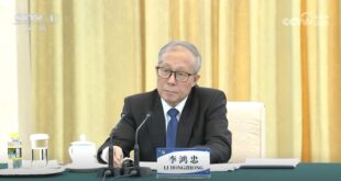 مشرع صيني بارز يلتقي ممثلين عرباً مشاركين في الدورة الحادية عشرة من الحوار بين الحضارتين الصينية والعربية