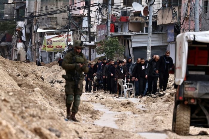 الاحتلال يشن حملة إعتقالات في الضفة الغربية