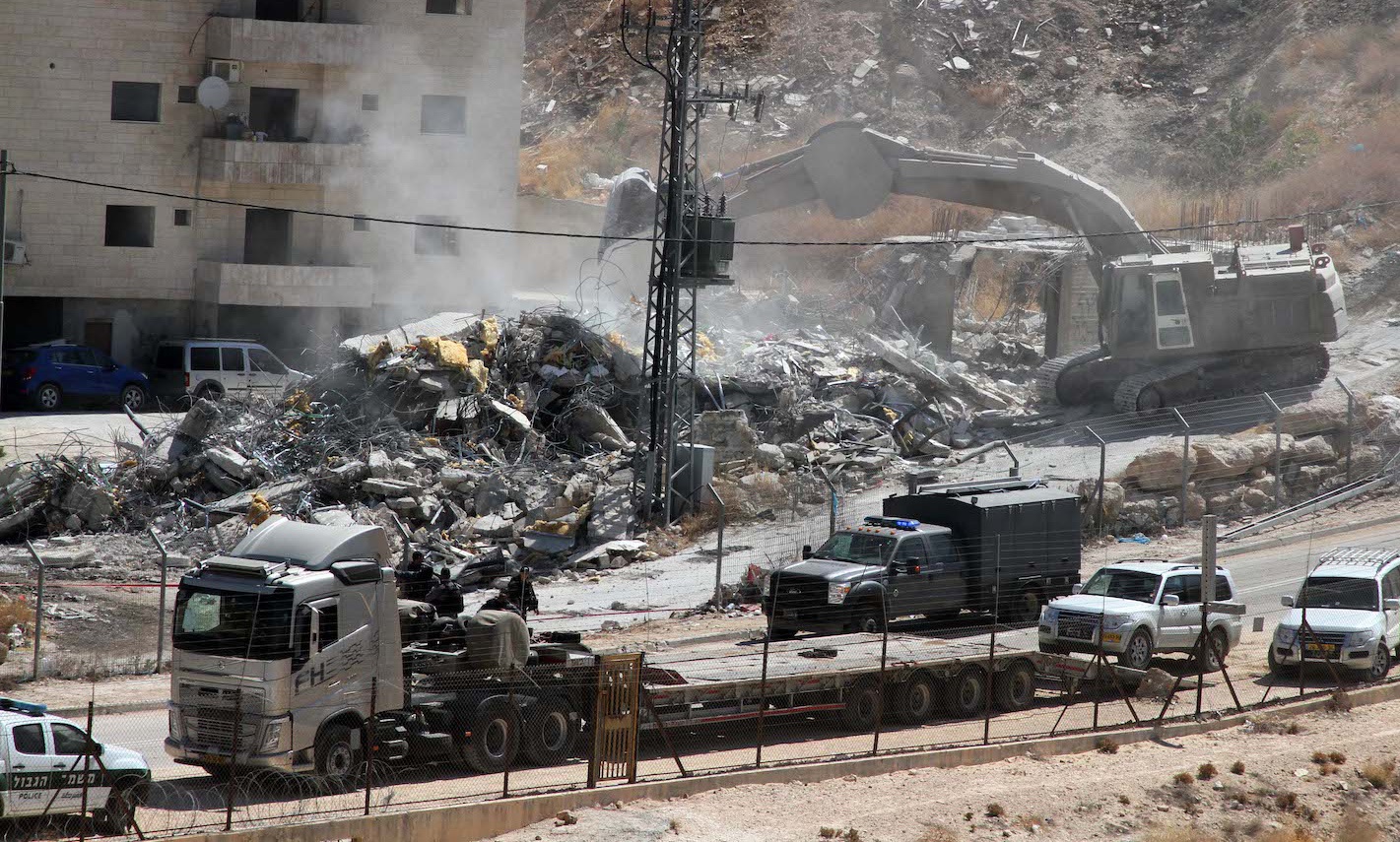 الاحتلال يهدم ثلاث منشآت شرق القدس