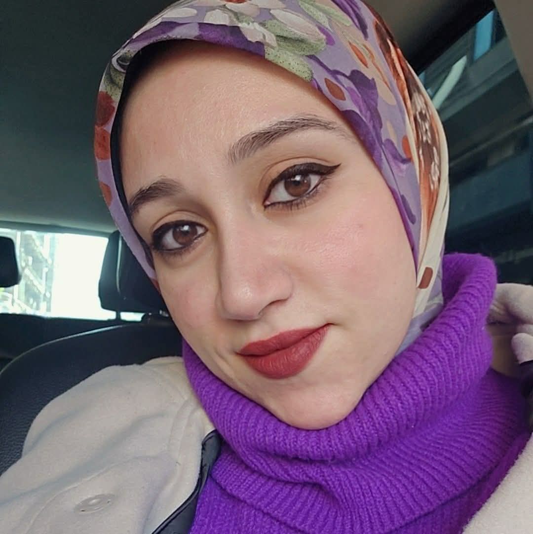 دائماً تسألني عن صمتي معك