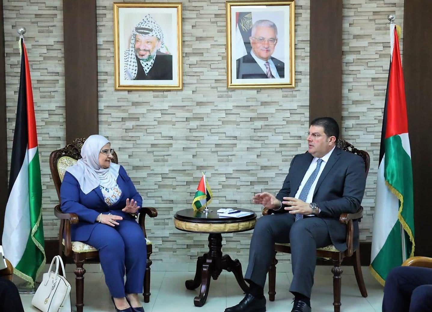 رئيس ديوان الرقابة المالية والإدارية الاستاذة أمل فرج تزور وزارة النقل والمواصلات