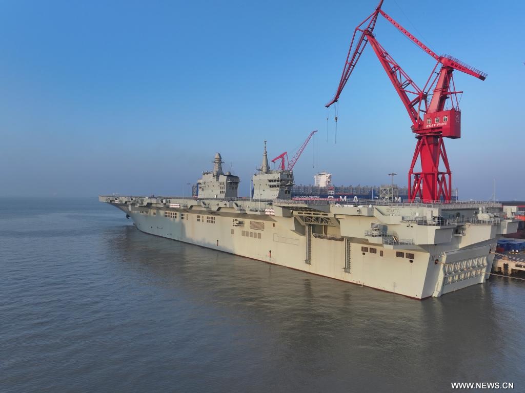 السفينة "سيتشوان" أول سفينة هجومية برمائية من طراز "076" تابعة للقوات البحرية لجيش التحرير الشعبي الصيني تجري أولى تجاربها البحرية