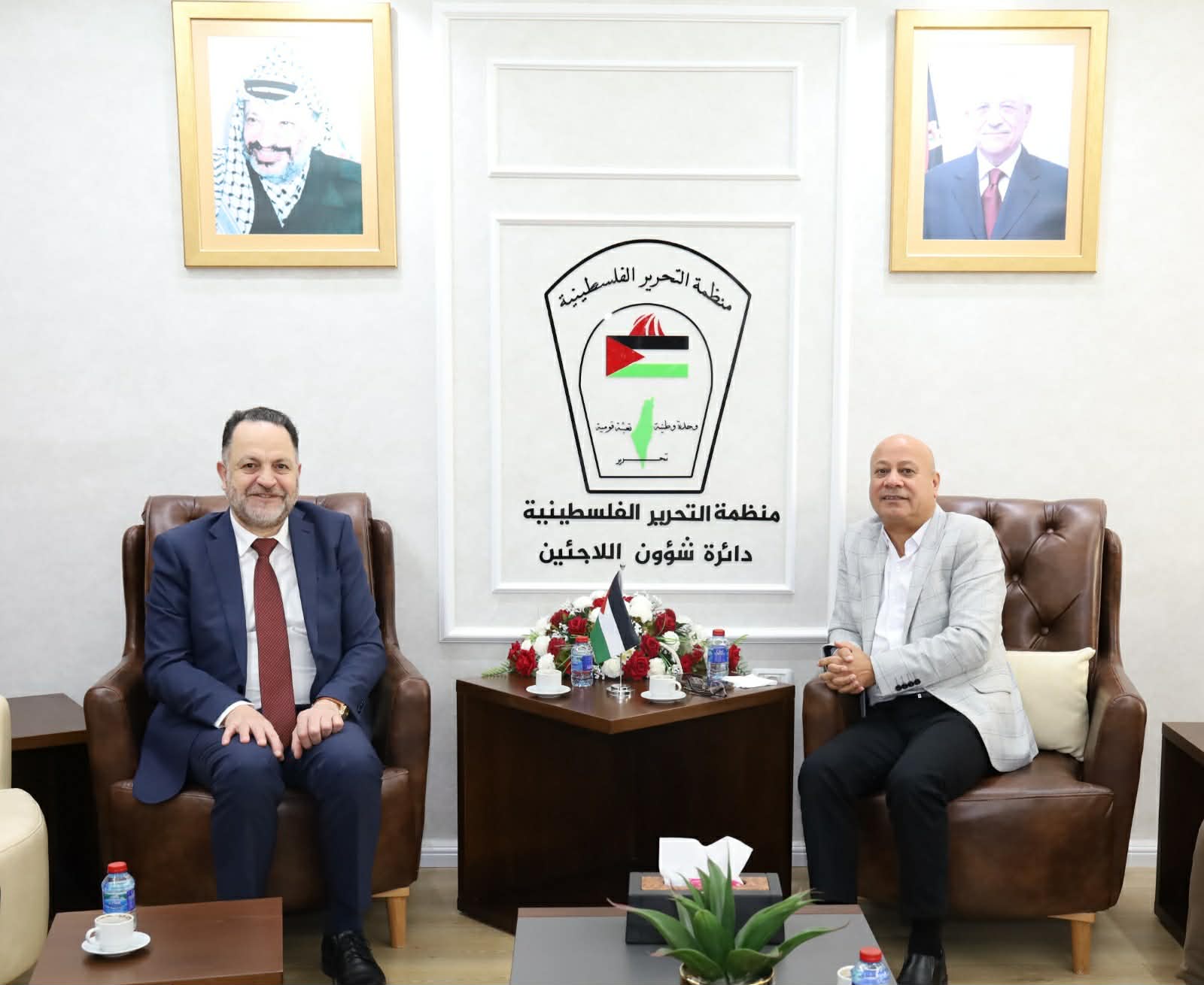 د. أبو هولي يبحث مع رئيس سلطة المياه خطط تحسين خدمات المياه في المخيمات الفلسطينية