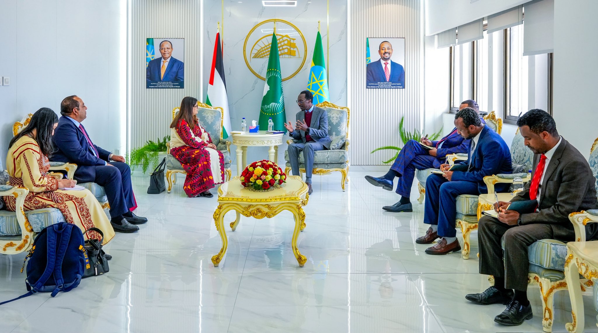 وزيرة الخارجية فارسين أغابكيان شاهين تلتقي نظيرها الاثيوبي وتُطلعه على آخر المستجدات على الساحة الفلسطينية