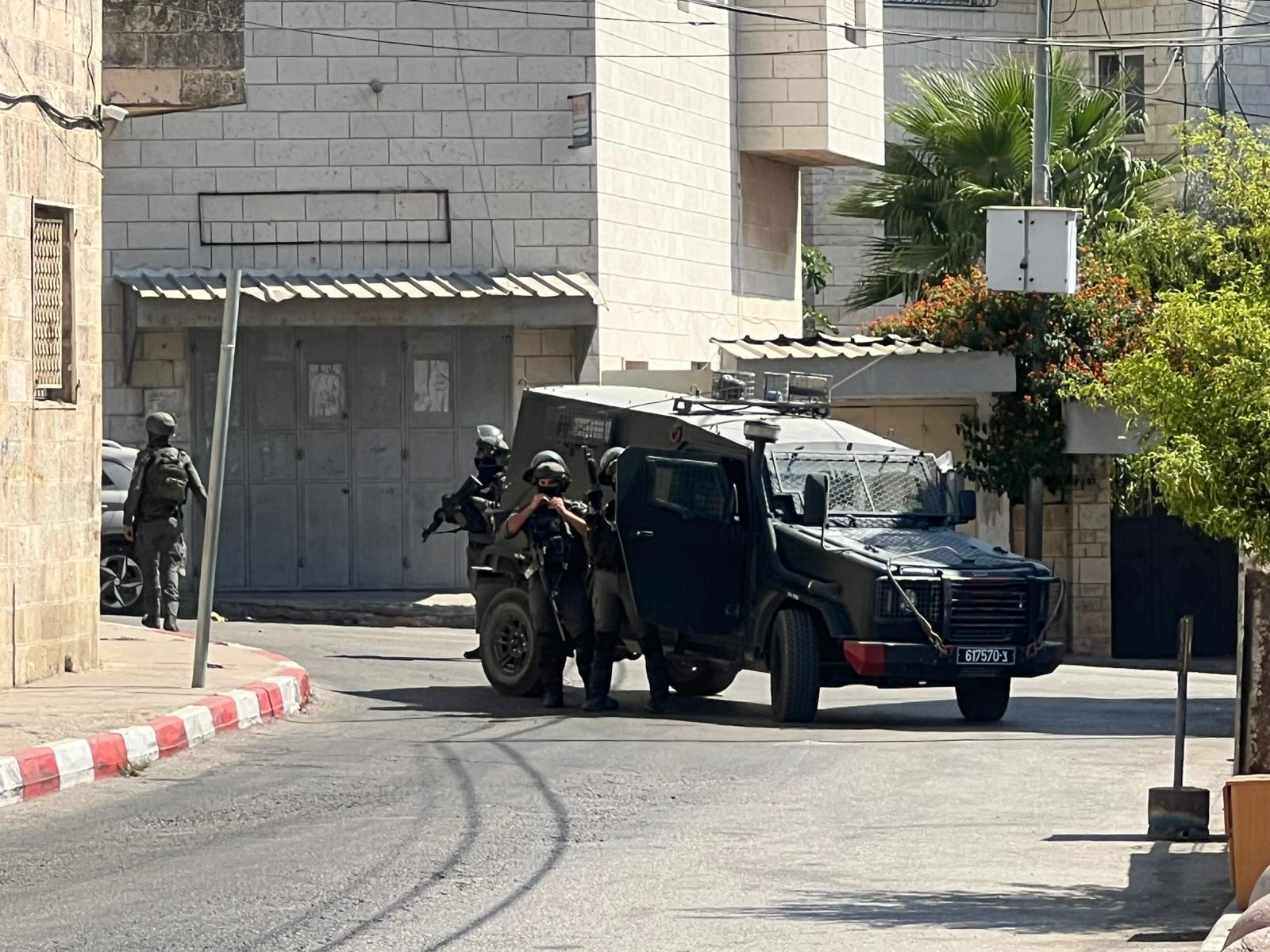 الاحتلال يعتقل 9 مواطنين من تقوع جنوب شرق بيت لحم