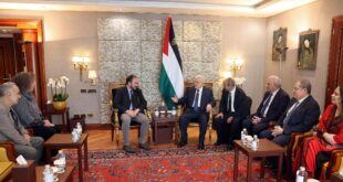 الرئيس محمود عباس يلتقي أمين عام الحزب الشيوعي الإيطالي