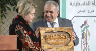 سفيرا بولندا وفلسطين يفتتحان ملعب القدس في مخيم الرشيدية