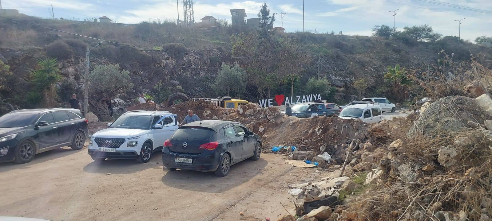 الاحتلال يواصل إغلاق بلدة الزاوية غرب سلفيت بالسواتر التربية لليوم السادس على التوالي