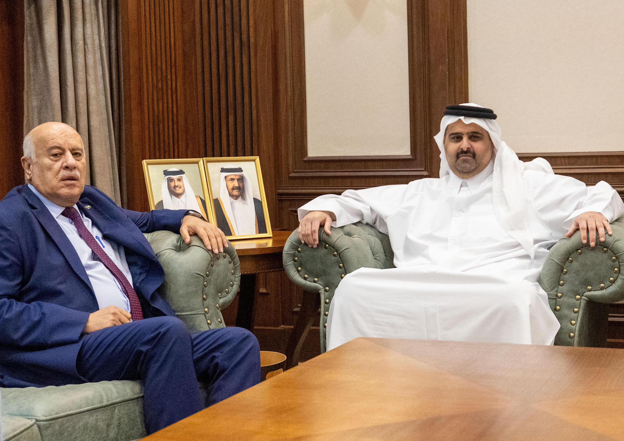 جبريل الرجوب يلتقي الشيخ خالد بن عبد العزيز آل ثاني