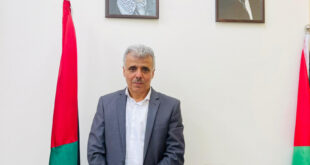 الوزير أمجد برهم يطلع مدير "يونسكو" على انتهاكات الاحتلال