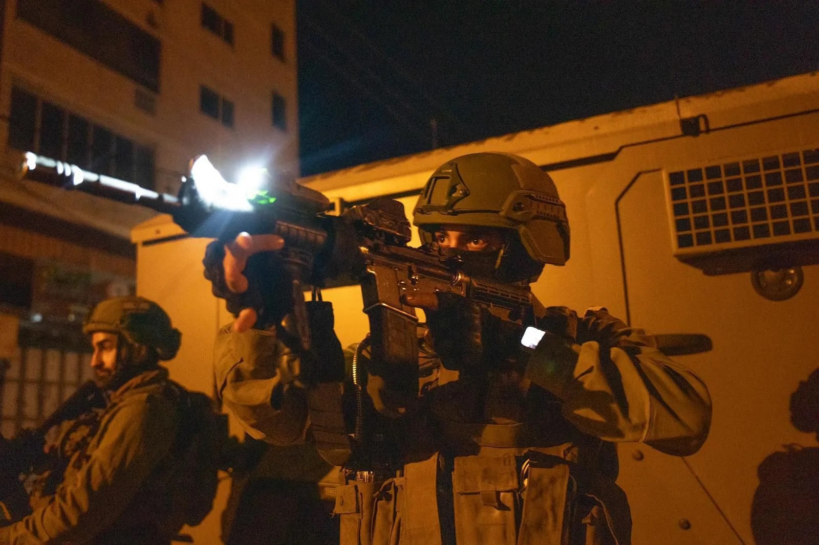 إصابة مواطنين برصاص الاحتلال شمال القدس وجنوب بيت لحم