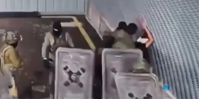 صحافي يقدم شهادة مروعة حول تعرضه للاغتصاب في سجون الاحتلال