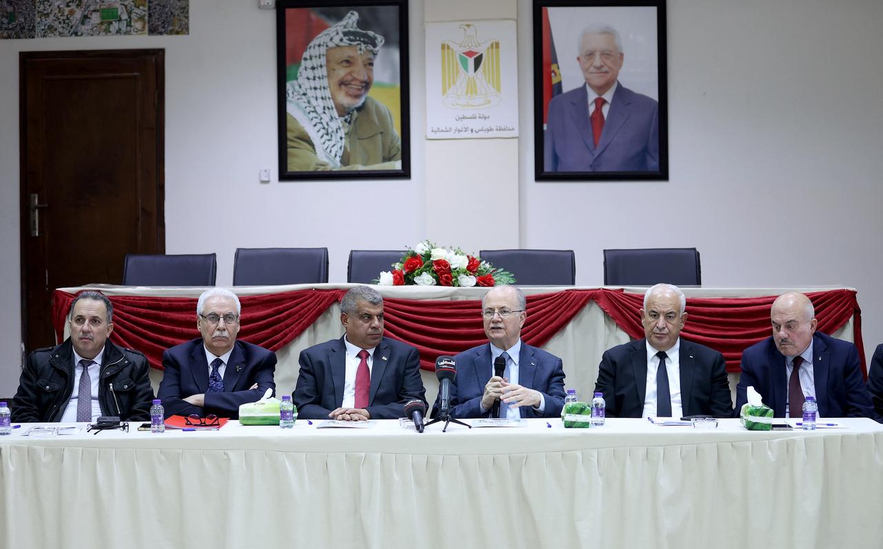 رئيس الوزراء : ما تعانيه طوباس جزء من مخططات الاحتلال لقضم الأرض والاستيلاء عليها وعلى مواردها