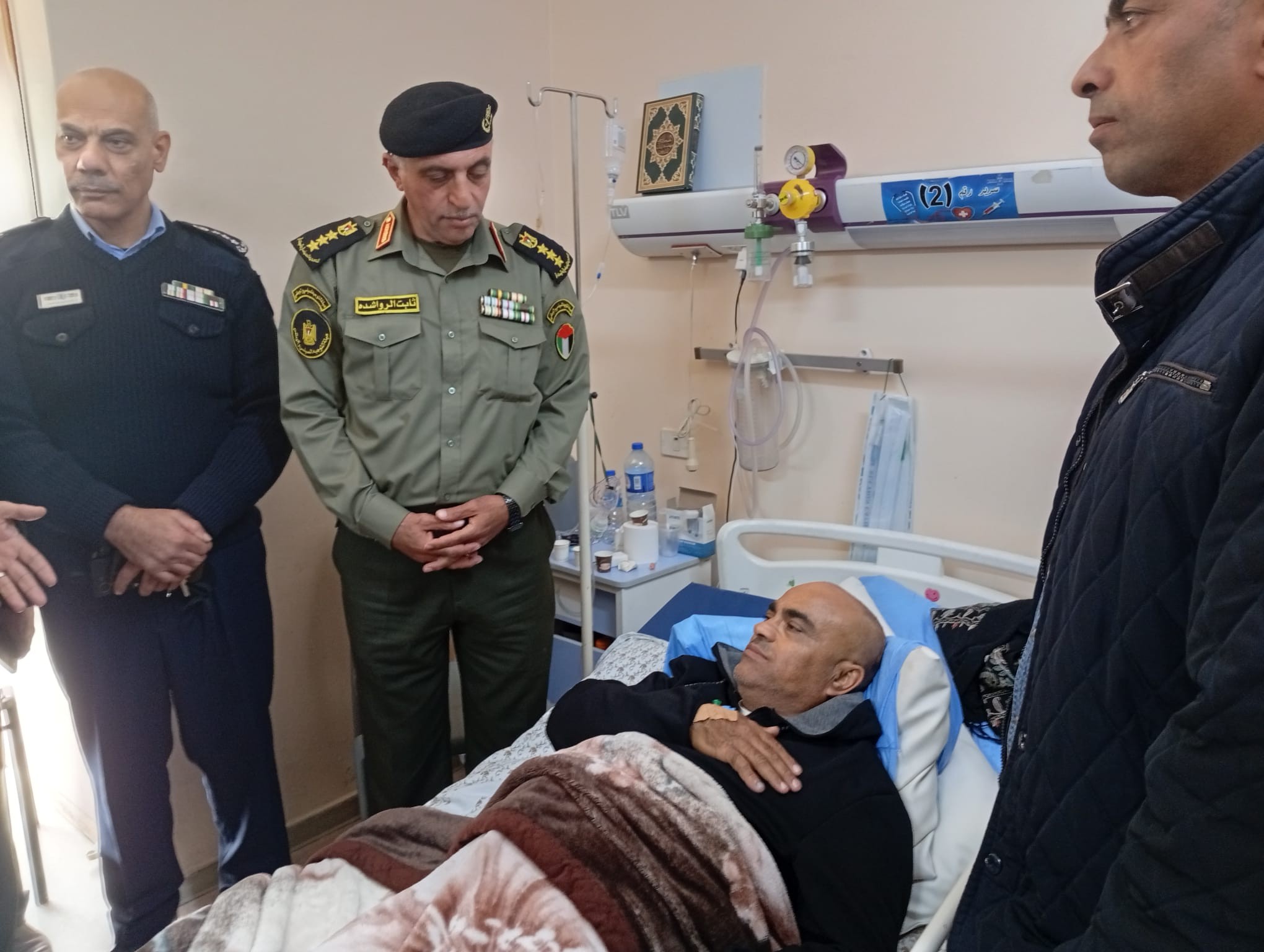 التوجيه السياسي في الخليل يعود ضابط الشرطة الرائد بسام البطاط