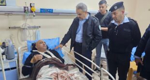 اللواء علام السقا يهاتف الرائد بسام البطاط للاطمئنان على صحته بعد تعرضه للدهس في الخليل