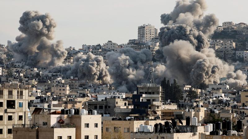 جيش الاحتلال يفجّر منزلين في محيط مخيم جنين