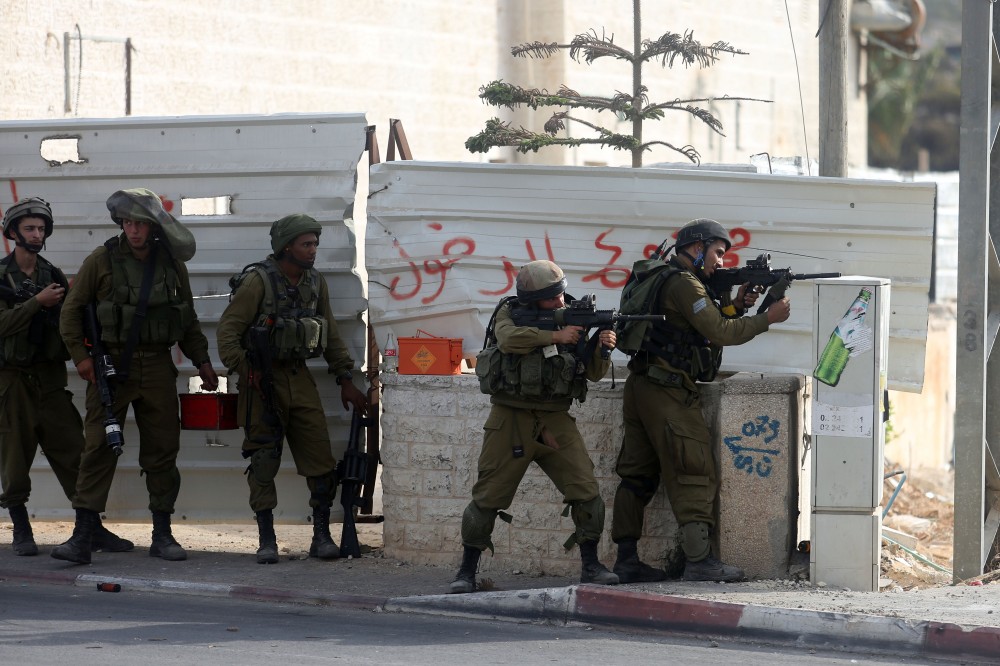 إصابتان برصاص الاحتلال خلال اقتحام مخيم الجلزون