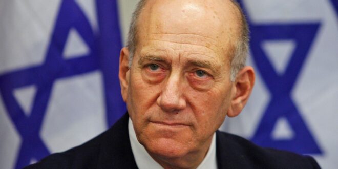 أولمرت : "إسرائيل" ترتكب جرائم حرب في الضفة