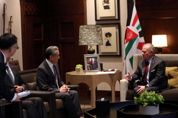 وزير الخارجية الصيني: الصين ستظل الشريك الاستراتيجي الأكثر موثوقية للأردن