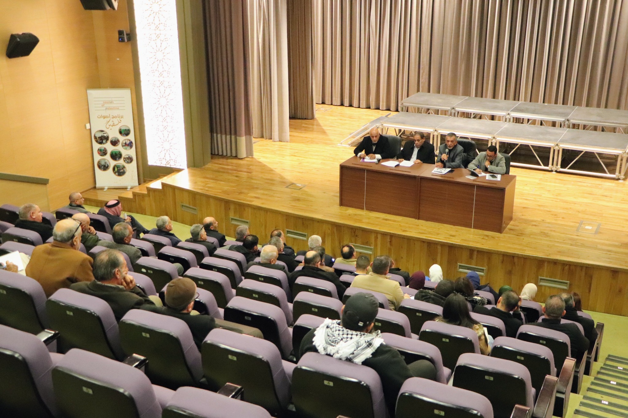 محافظ بيت لحم يترأس اجتماعًا حول قانون الانتخابات المحلية وآلياتها