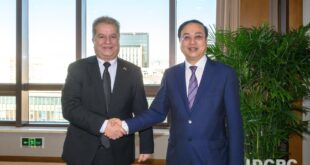 سفير فلسطين في الصين جواد عواد يبحث مع مسؤول في الحزب الشيوعي الصيني آخر المستجدات