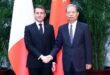 كبير المشرعين الصينيين يلتقي الرئيس الفرنسي