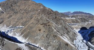 الصين : افتتاح أطول نفق لطريق سريع في العالم أمام حركة المرور في شينجيانغ