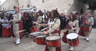 الكنائس المسيحية التي تسير حسب التقويم الغربي تبدأ احتفالاتها بعيد الميلاد المجيد