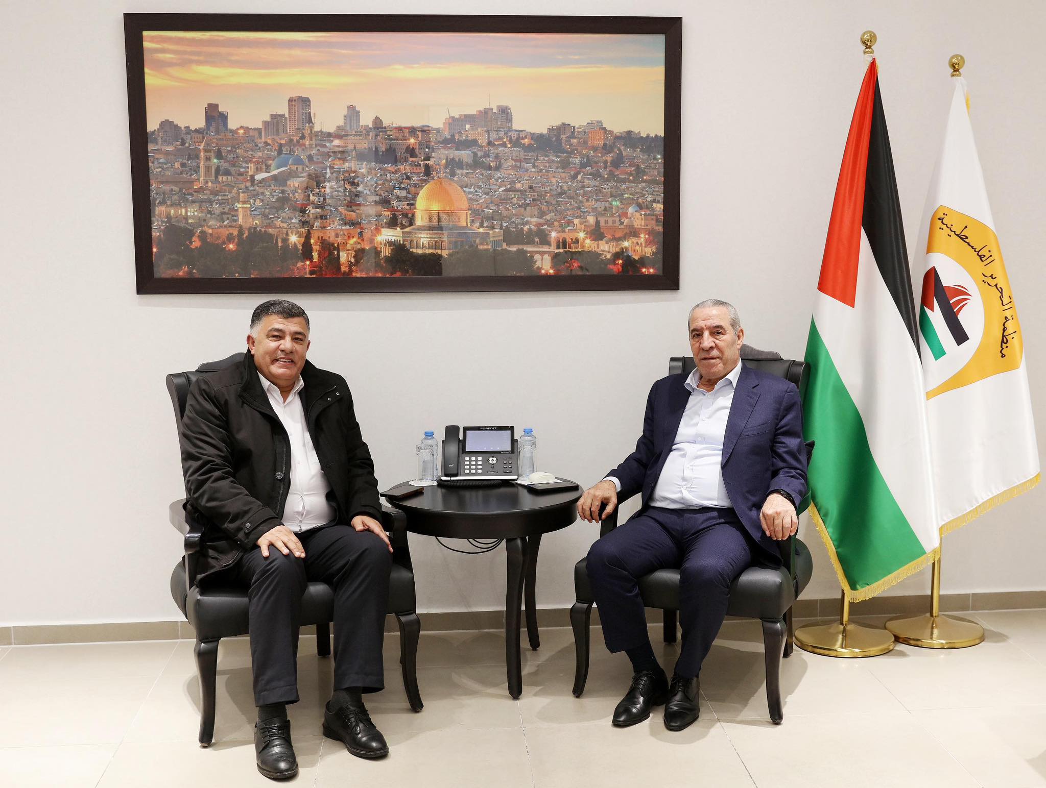 نائب الرئيس حسين الشيخ يستقبل محافظ محافظة نابلس