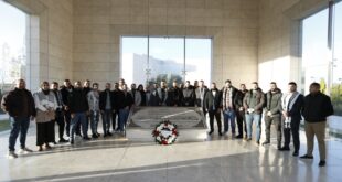 وفد من الشبيبة الفتحاوية يضع إكليلا من الزهور على ضريح الشهيد ياسر عرفات في ذكرى انطلاقة الثورة