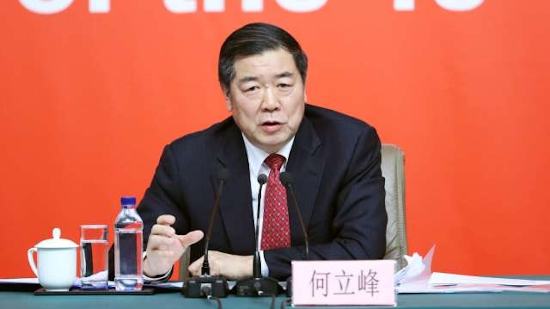 نائب رئيس مجلس الدولة الصيني: الصين ستعمل مع جميع الأطراف من أجل بيئة تجارية دولية مفتوحة ومستقرة وقابلة للتنبؤ