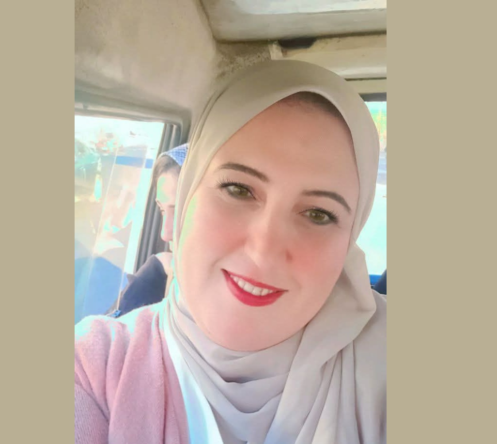 حينَ بعد، وأنا قريبةٌ من رأسك