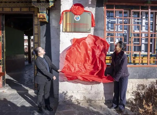 افتتاح مركز لبحوث الطب التبتي عبر الهيمالايا في شيتسانغ الصينية