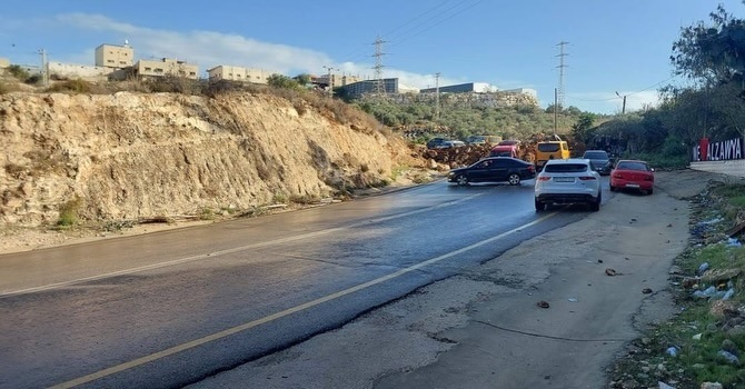 الاحتلال يغلق مدخل بلدة الزاوية غرب سلفيت لليوم الخامس على التوالي