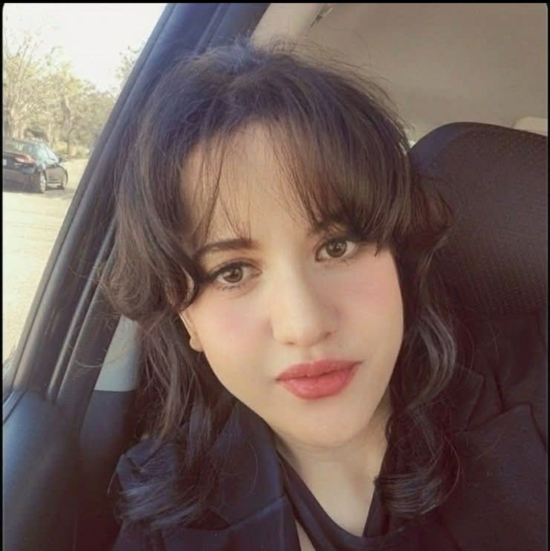 أنا .. ، بقلم