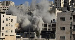 قوات الاحتلال تُفجّر منزل الأسير عبد الكريم صنوبر في بلدة زواتا غرب نابلس